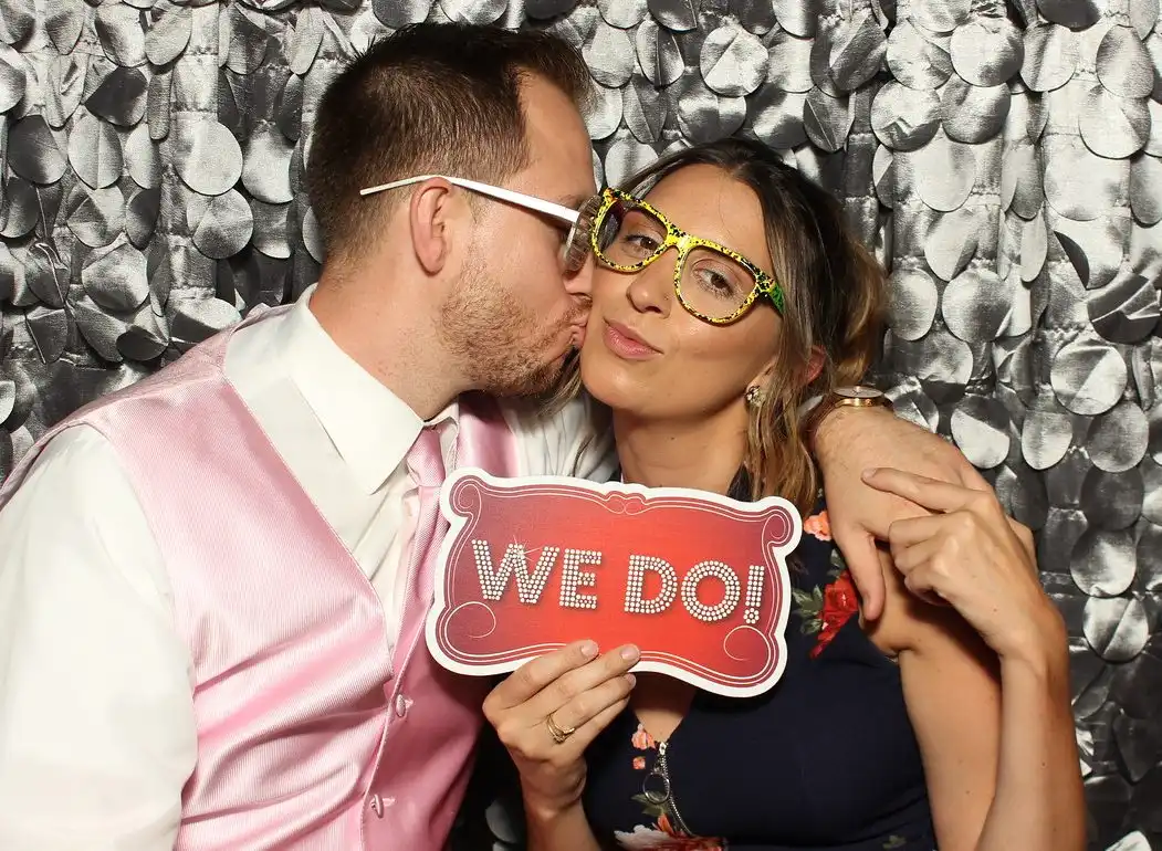 0118-X2-e1578445436340.jpg open air photo booth